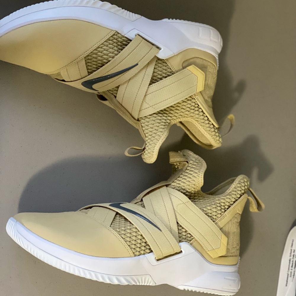 Nike Lebron Zoom Soldier 12 Team Gold size 12.5 - Picture 7 of 10